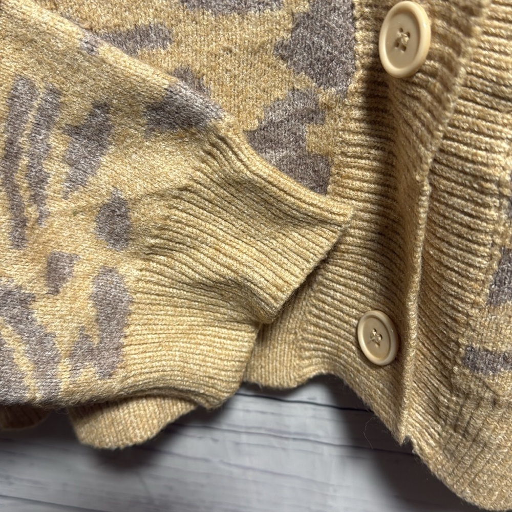 Miss Lulo Sweater - Picture 5 of 7